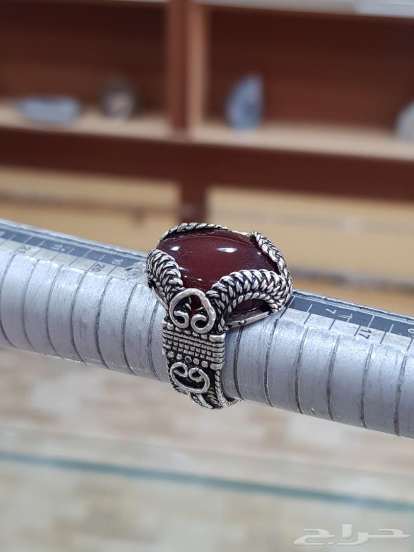 خاتم عقيق احمر فضه مميزه