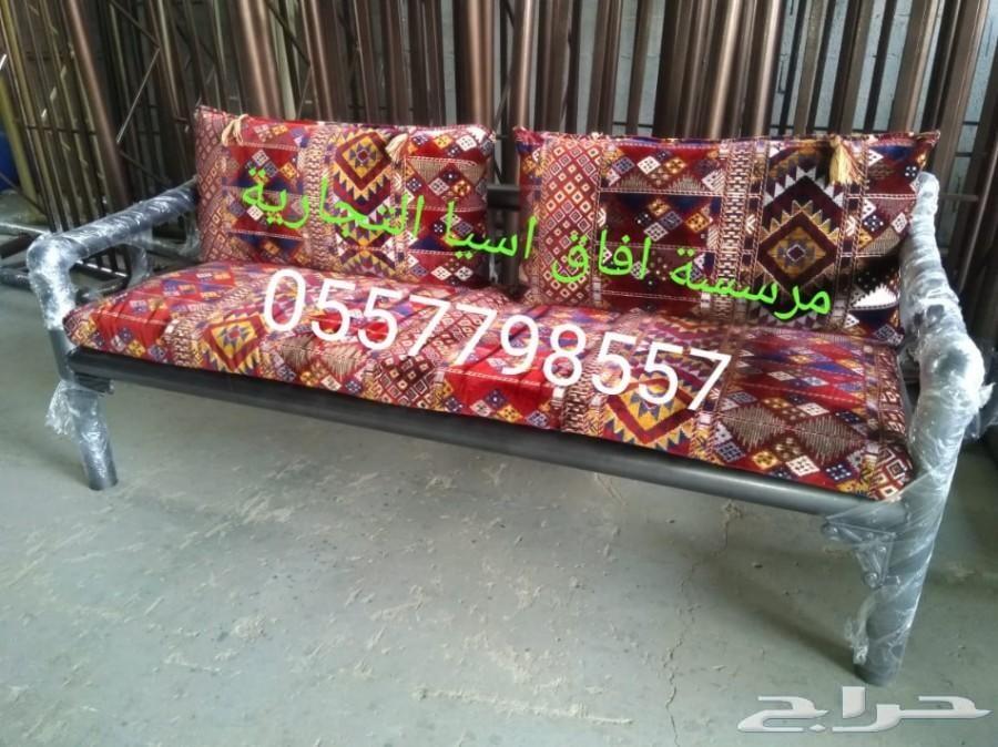 كراسي حديد