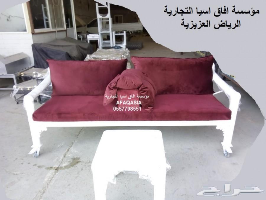 كراسي حديد