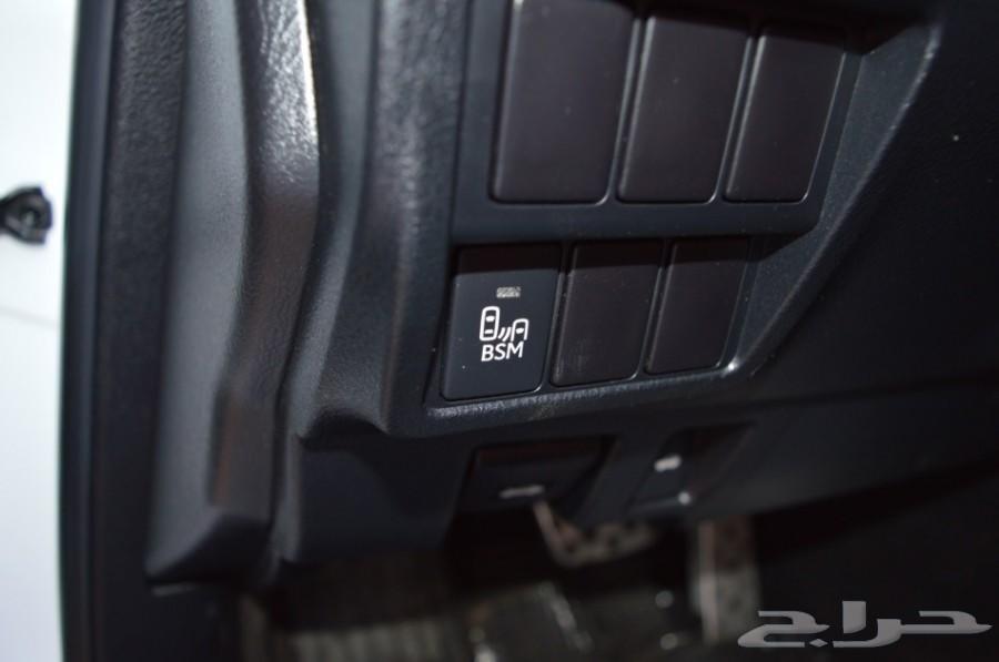 ليكزس IS 200 T F SPORT 2016 لؤلؤي( تم البيع )