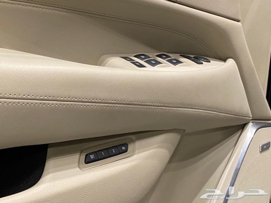 CADILLAC ESCALADE 2017 (تم البيع)