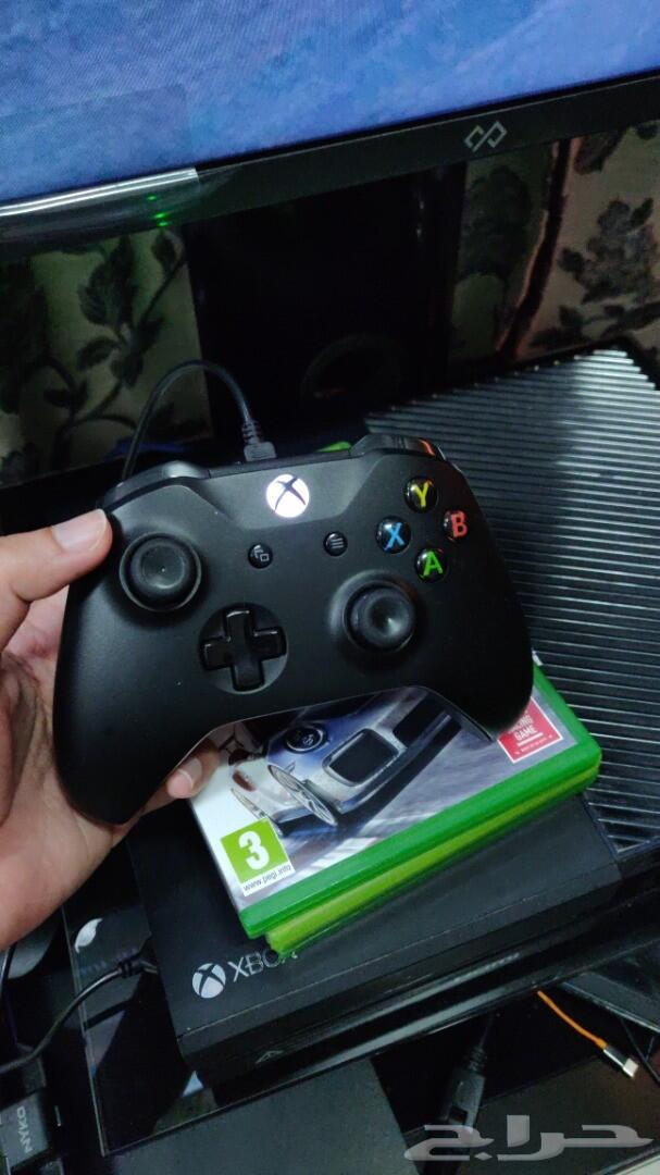 للبيع اكسبوكس ون Xbox One مع قيم باس 3 شهور.