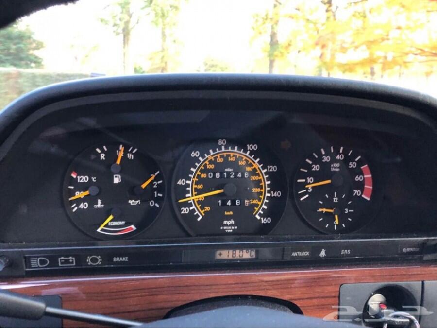 مرسيدس SE 380 موديل 1985 عداد 60الف ميل مخزن