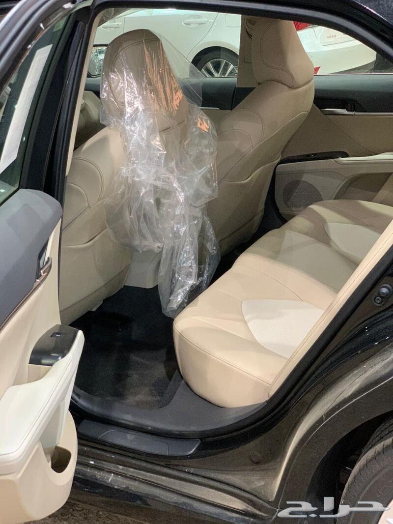 كامرى جراندى لون اسود 2020