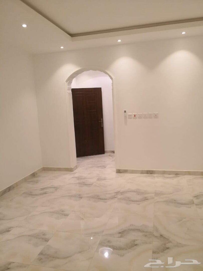 فيلاروف ملحق5غرف للبيع ب450 الف فقط