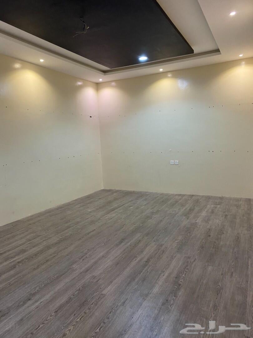 استراحه عزاب في نص الرياض للايجار شامل كل شي