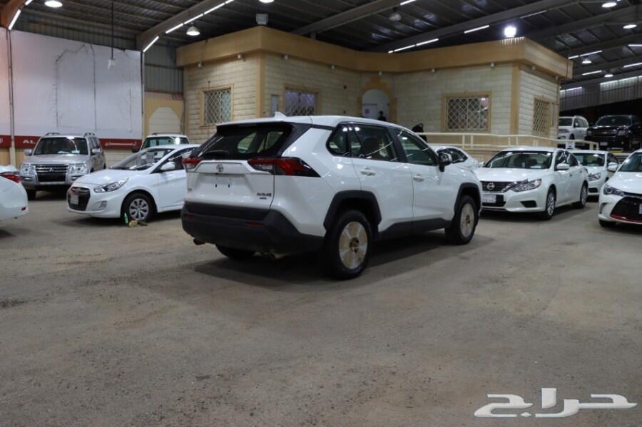 تويوتا راف فور 4wD ابيض ستاندر 2019 .