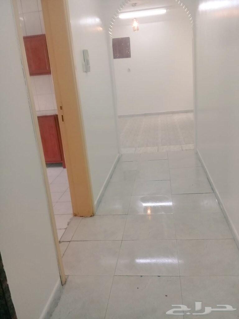 حراج العقار شقة مجددة 3 غرف وصالة عزاب عمارة عوائل حراج العقار شقة مجددة 3 غرف وصالة عزاب عمارة عوائل